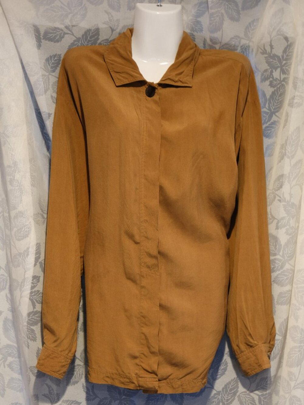 Silk Club 100% Silk Tan Button Down Blouse Shirt Shell Buttons Minimalist Size M